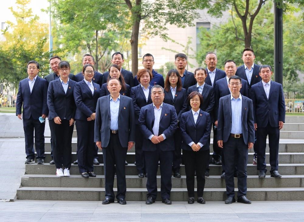 多元團隊凝合力，同舟共濟揚帆起