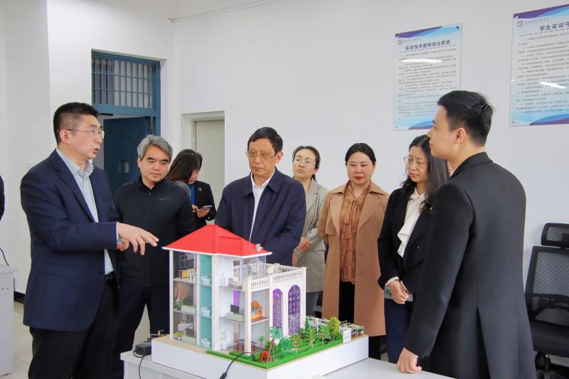 市人大常委會(huì)常委會(huì)副主任徐雙文率隊(duì)來(lái)我院調(diào)研