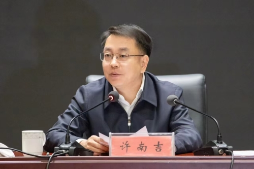 許南吉來(lái)到鷹潭職業(yè)技術(shù)學(xué)院宣講黨的二十屆三中全會(huì)精神并講授思政課